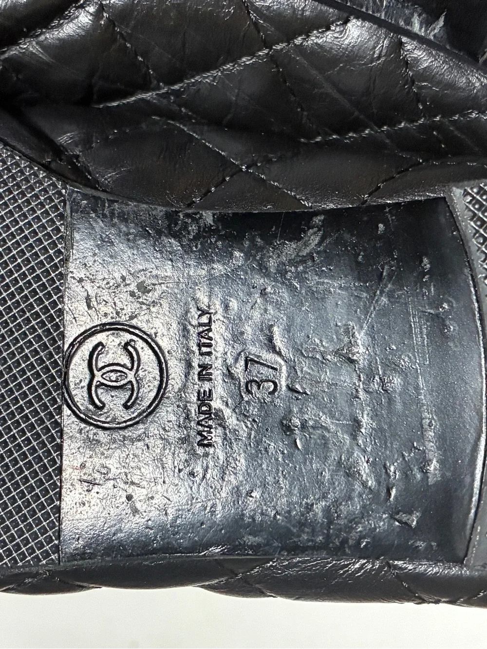 CHANEL Black Quilted Leather Ballet Flats with CC Logo